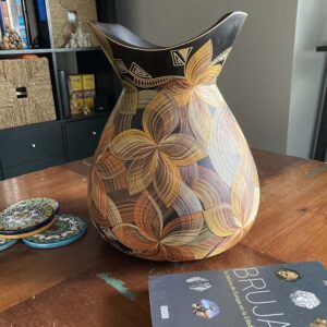 The Colorful Tamo Vase